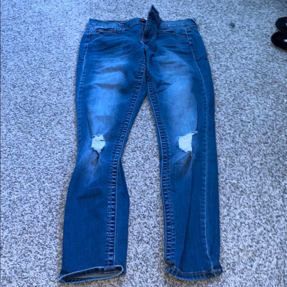 jeans (ripped)
